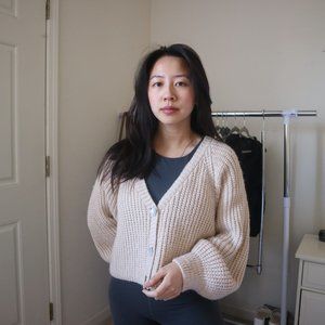 TAN KNIT CROPPED CARDIGAN (LIKE PRETTY NEW)